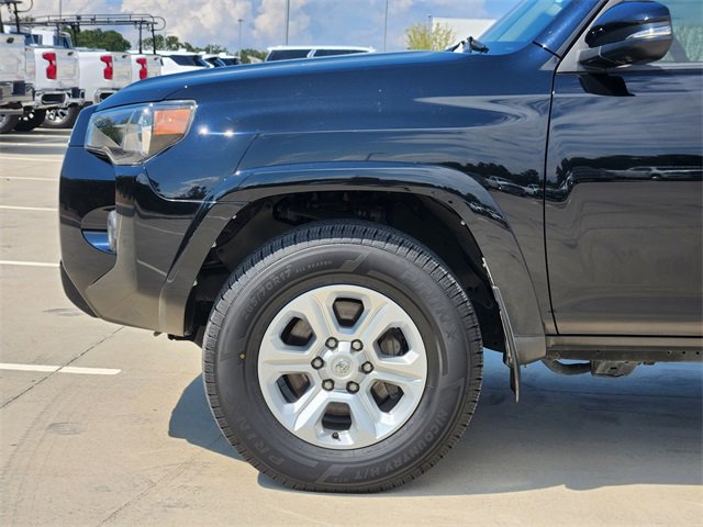 2022 Toyota 4Runner 4WD SR5 Premium photo 9