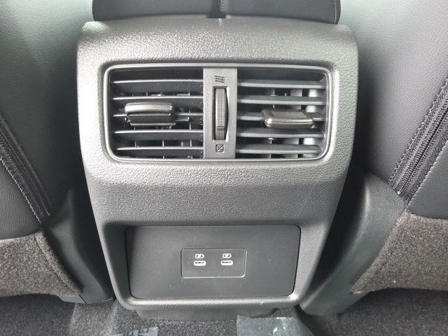 2026 Nissan Rogue SV photo 21