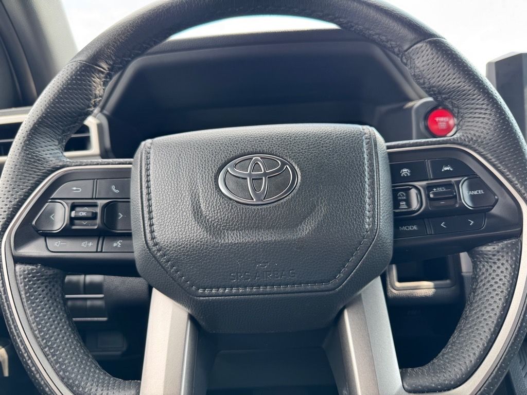 2025 Toyota Tacoma SR5 photo 17