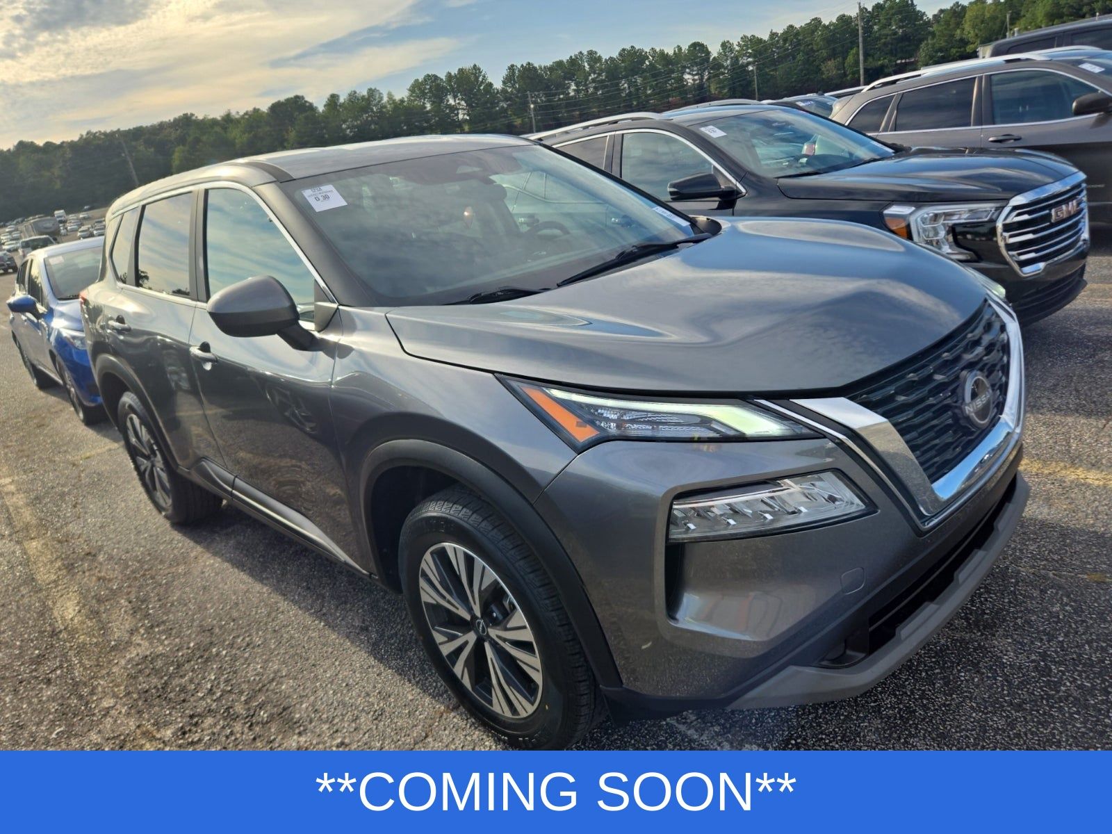 2023 Nissan Rogue SV photo 2