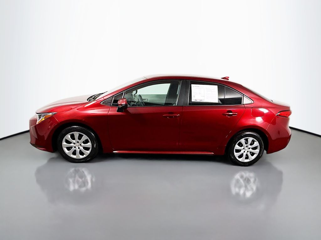 2022 Toyota Corolla LE photo 4