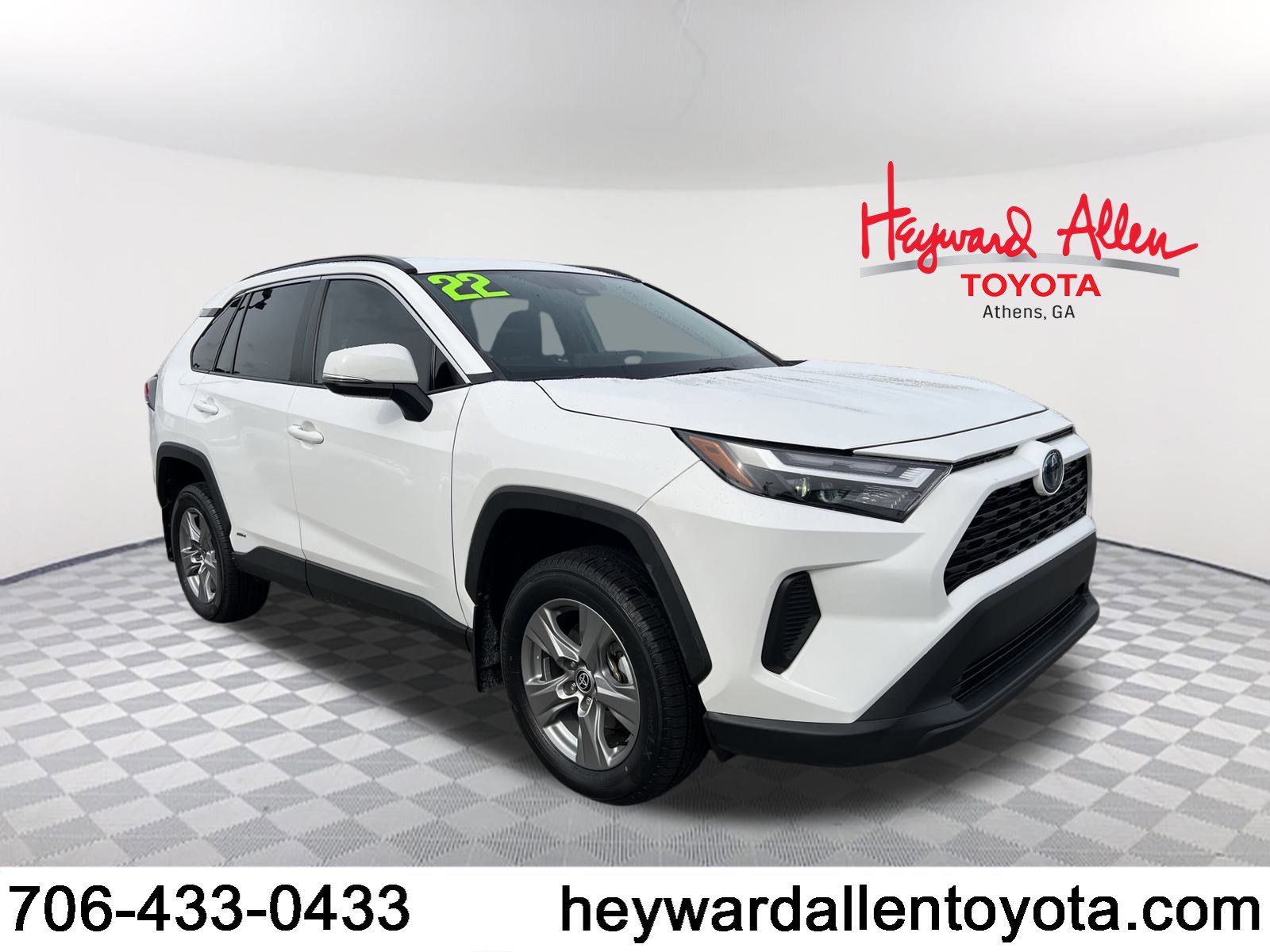 2022 Toyota RAV4 XLE's photo