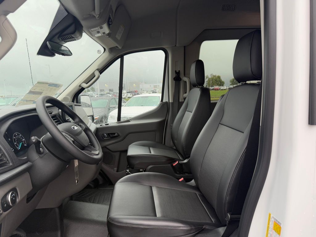 2025 Ford Transit Passenger Van XL photo 4
