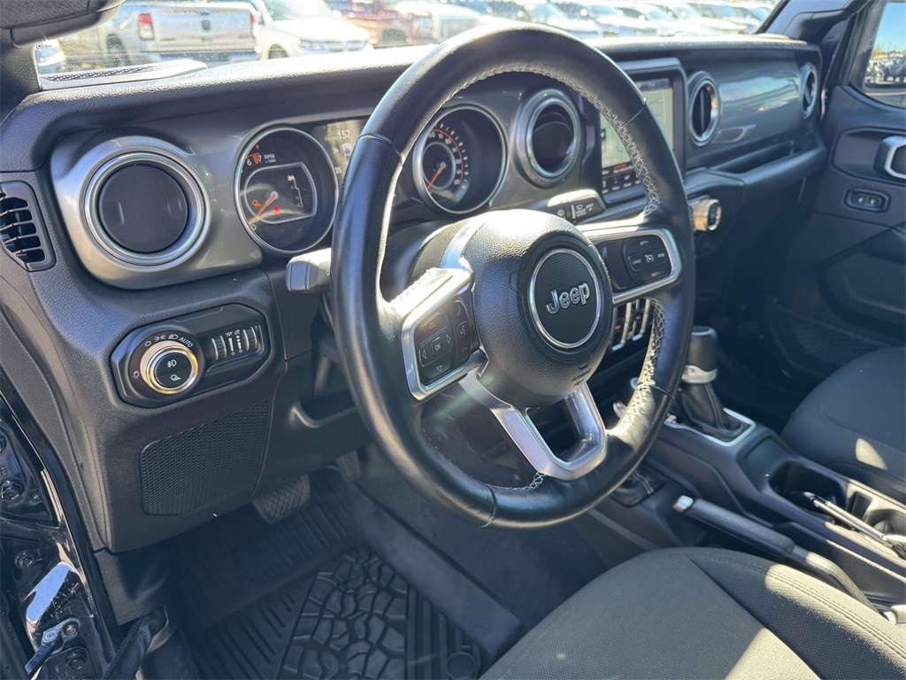 2020 Jeep Gladiator Overland photo 2