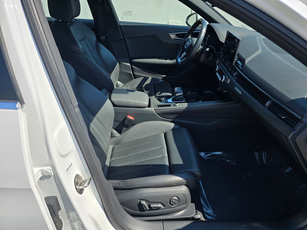 2023 Audi A4 S line Quattro Premium Plus photo 11