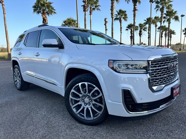 2023 GMC Acadia Denali's photo