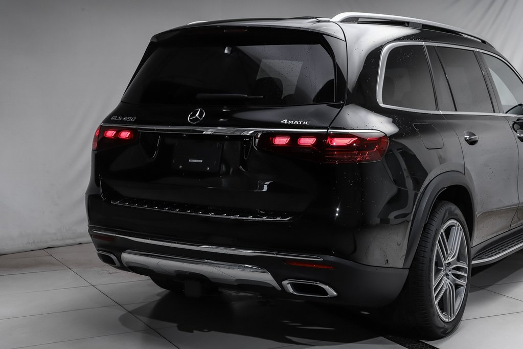 2026 Mercedes Benz GLS 450 4MATIC photo 4