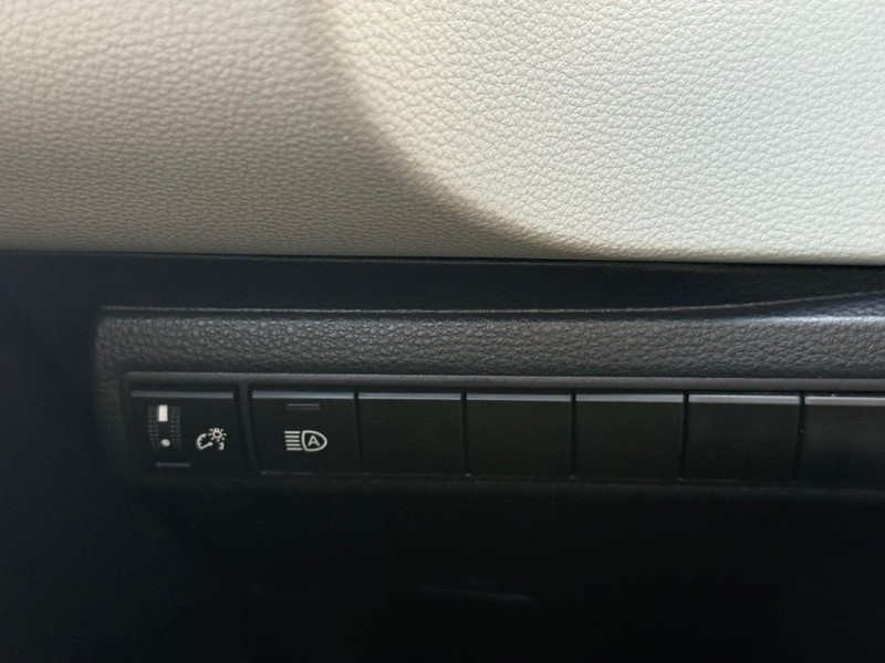 2025 Toyota Corolla LE photo 26