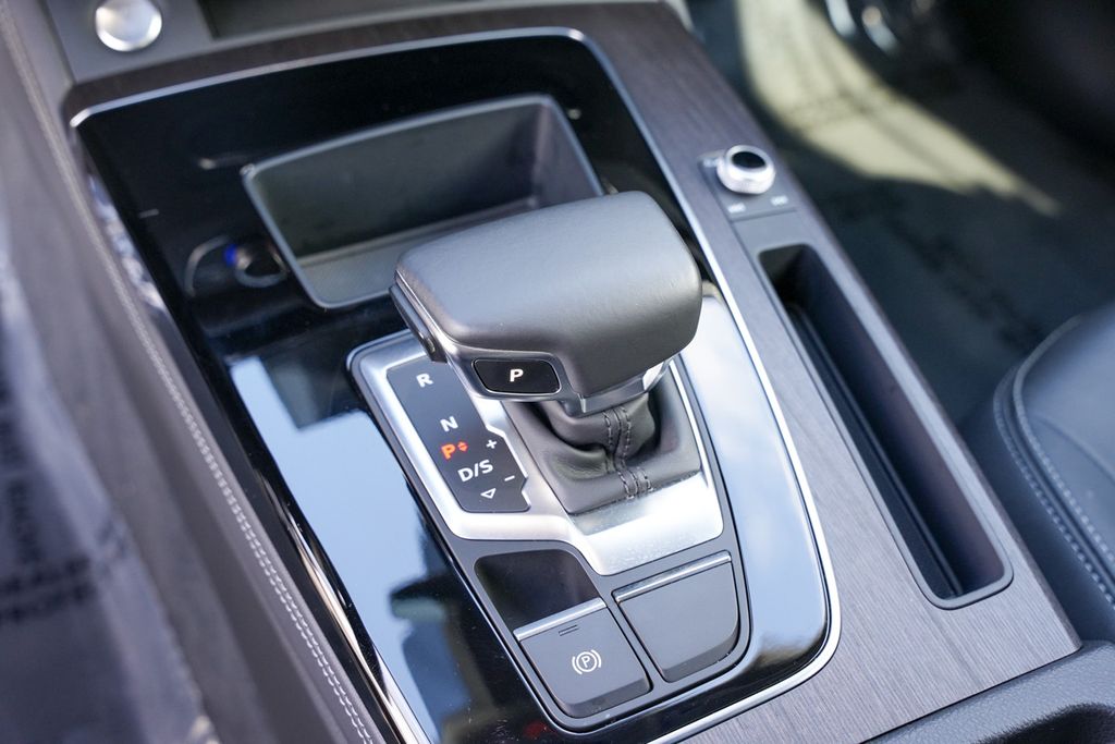 2022 Audi Q5 40 Premium Plus photo 21