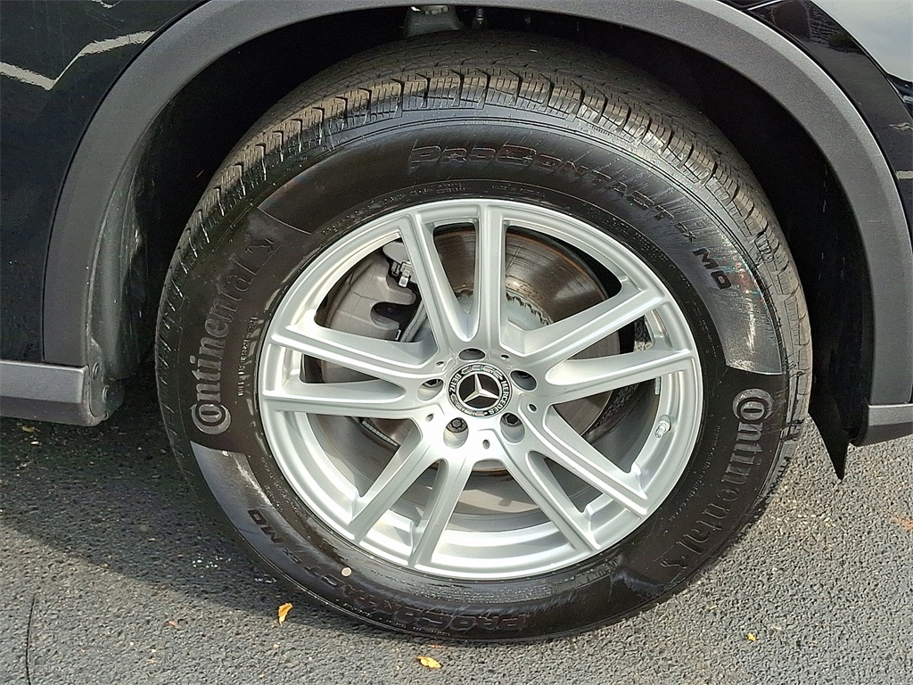 2025 Mercedes Benz GLC 300 4MATIC photo 6