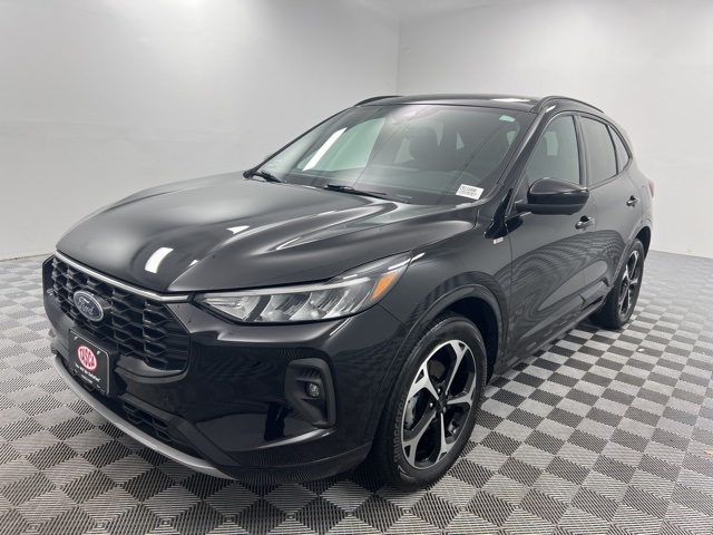2023 Ford Escape ST-Line Select photo 2