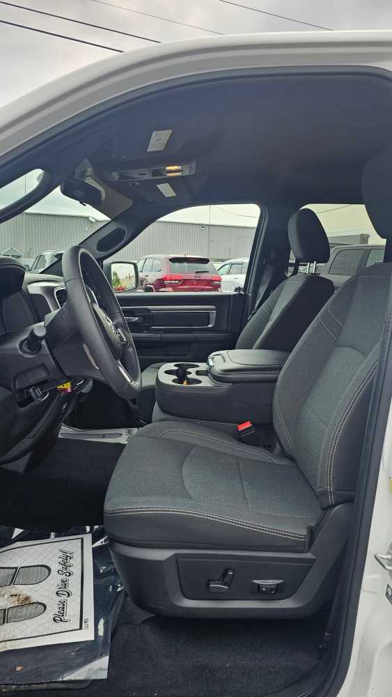 2022 Ram 1500 Classic Warlock photo 10