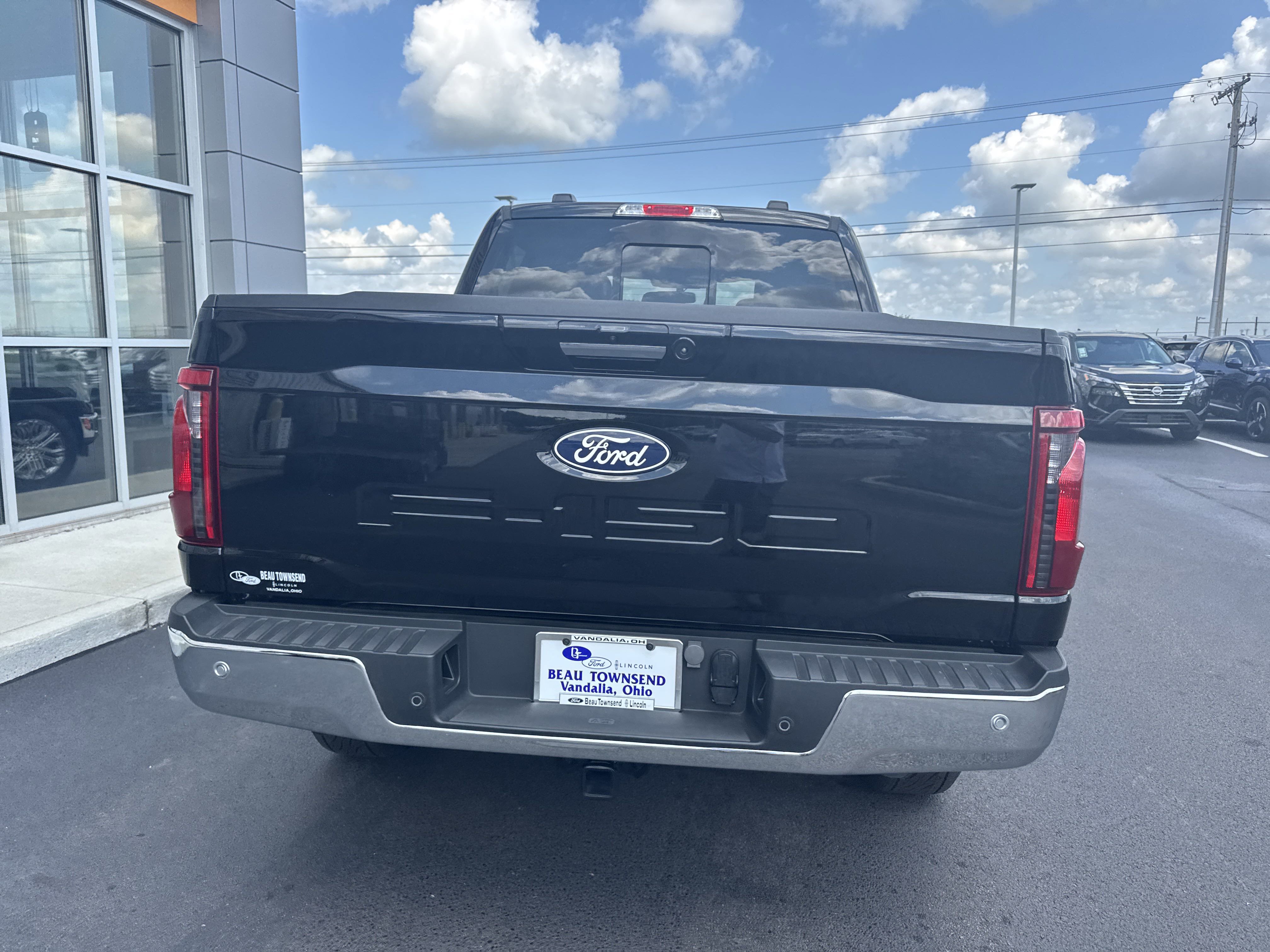 2024 Ford F-150 XLT photo 2