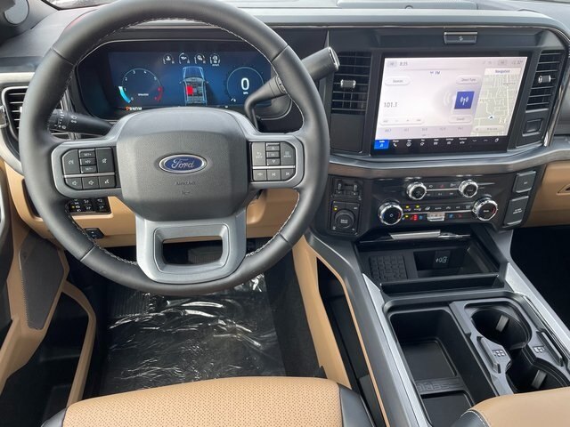 2025 Ford F-350 Lariat photo 3
