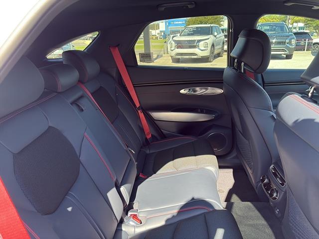 2025 Genesis GV70 2.5T Standard photo 11