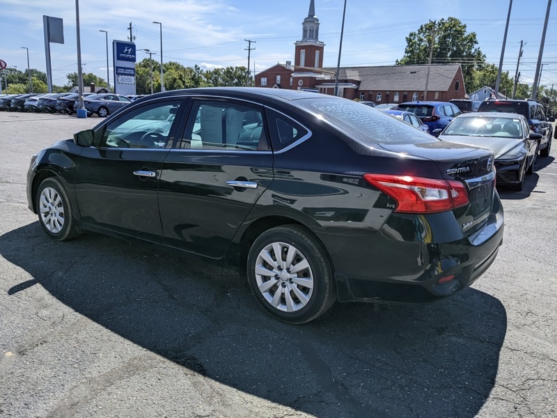 2019 Nissan Sentra S photo 2