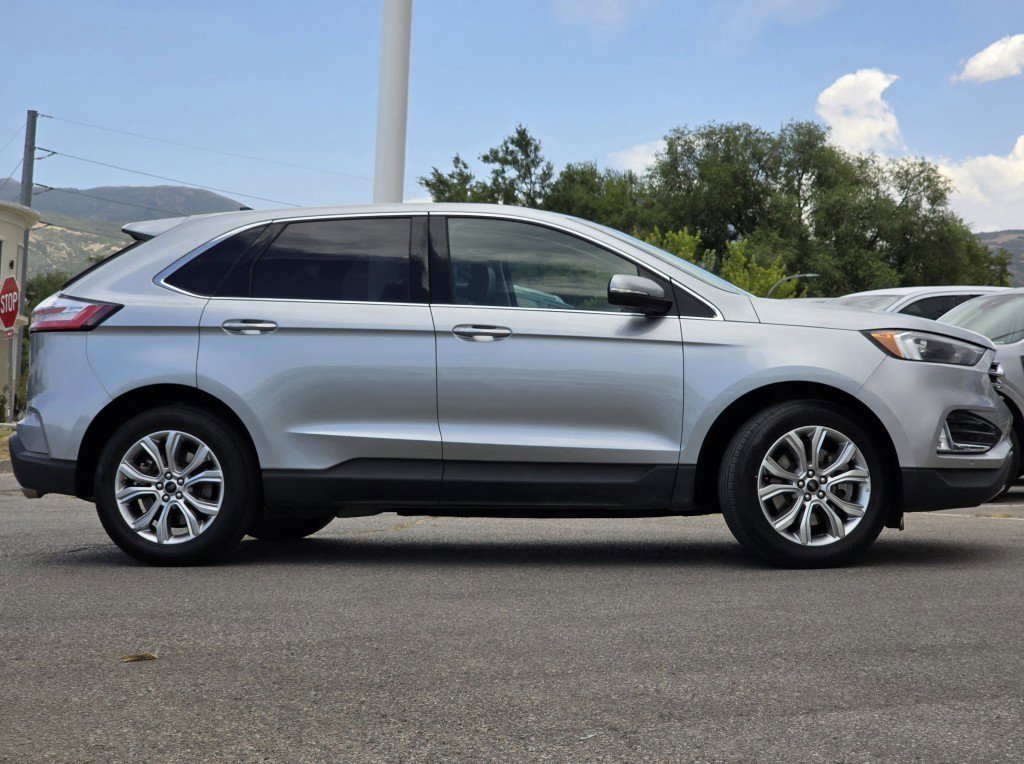 2024 Ford Edge Titanium photo 19