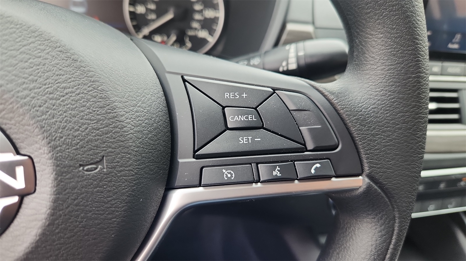 2025 Nissan Altima 2.5 SV photo 16