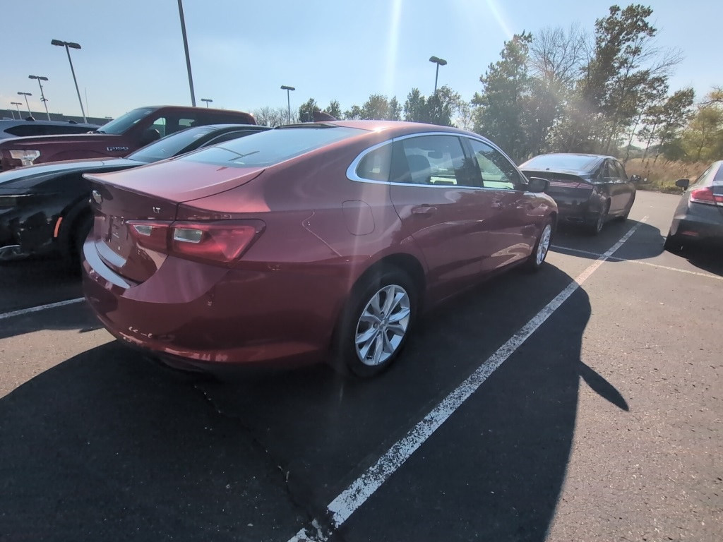 2025 Chevrolet Malibu 1LT photo 4