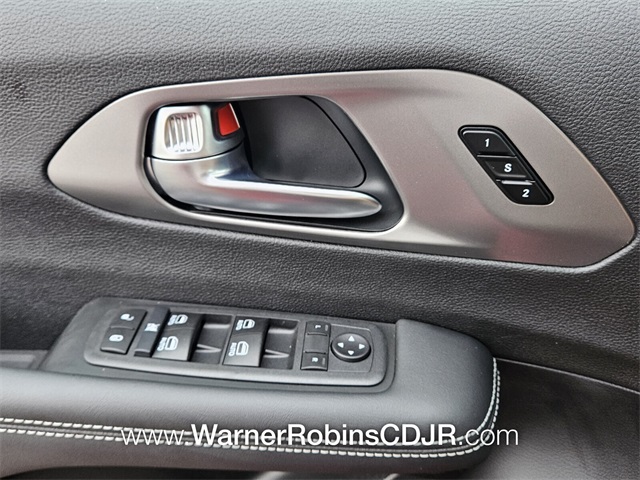 2026 Chrysler Pacifica photo 27