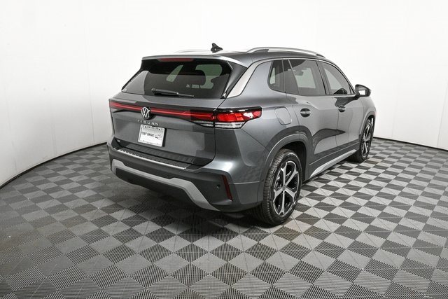 2025 Volkswagen Tiguan SE photo 2