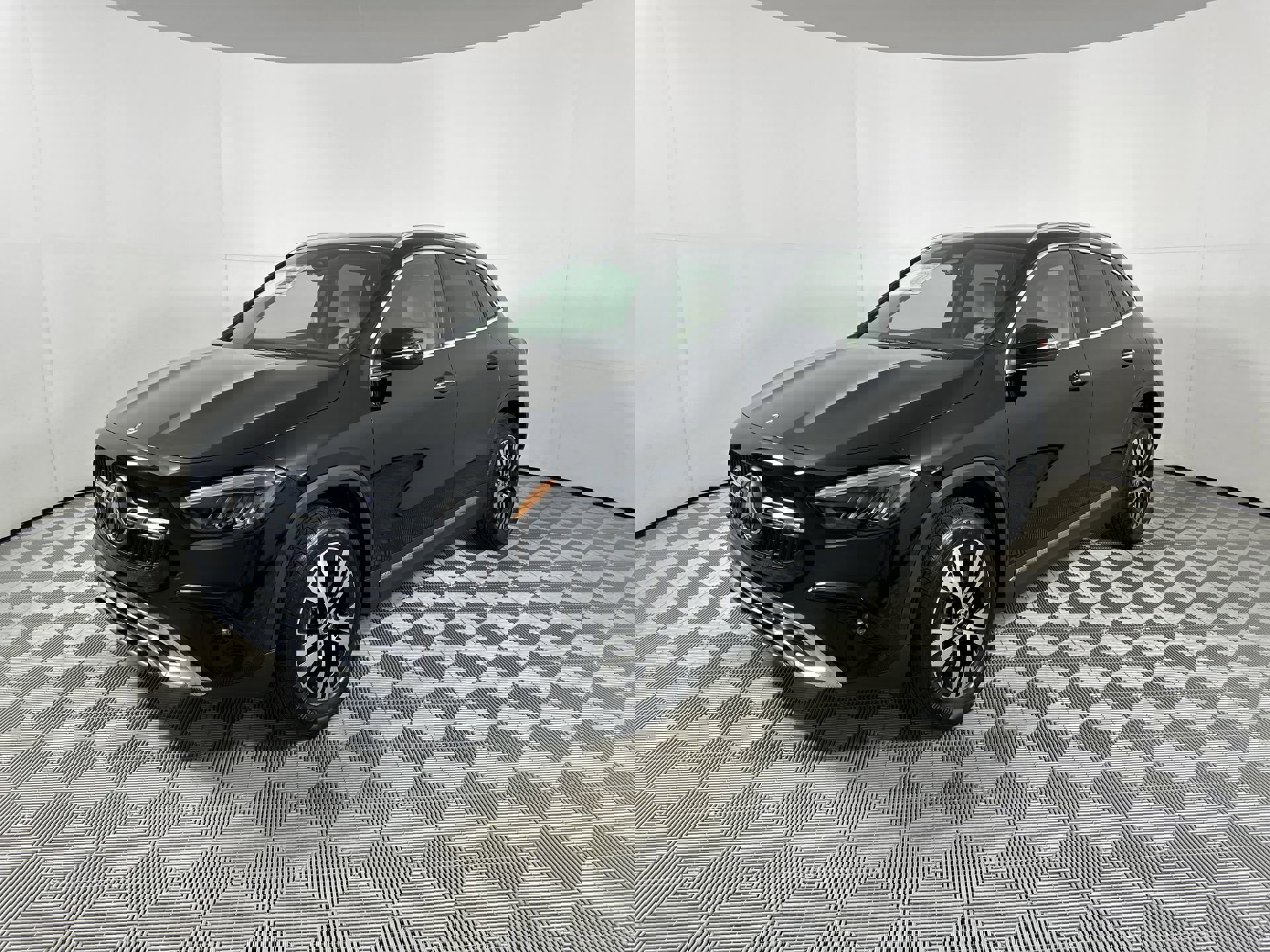 2025 Mercedes Benz GLA 250 4MATIC photo 4