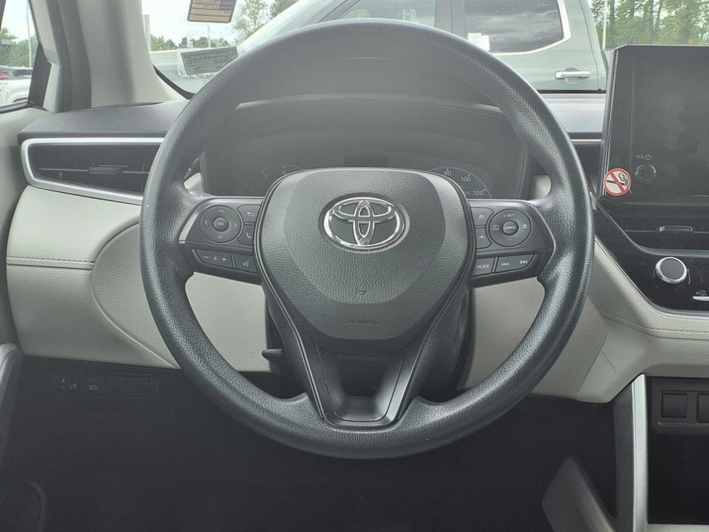 2023 Toyota Corolla Cross L photo 10