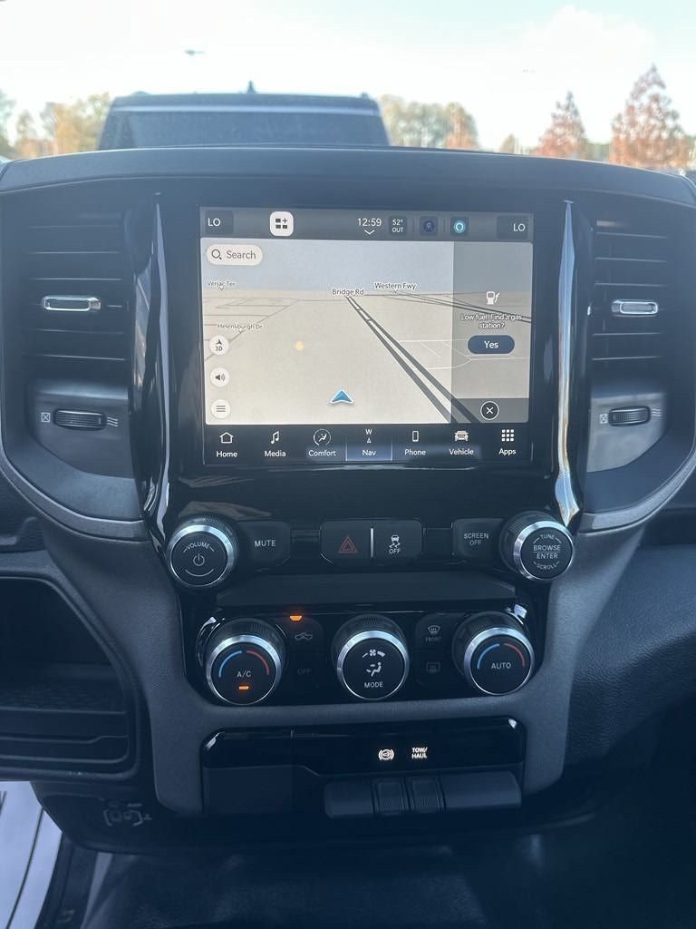 2024 Ram 2500 Tradesman photo 3