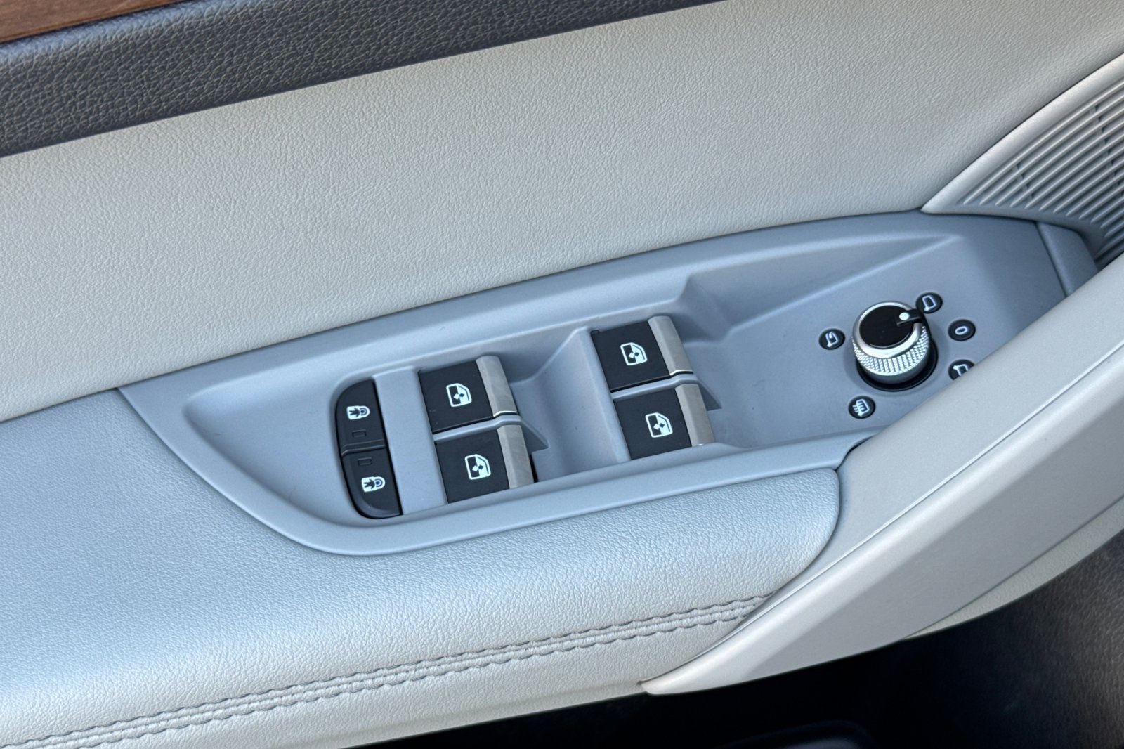 2024 Audi Q5 40 Premium Plus photo 11