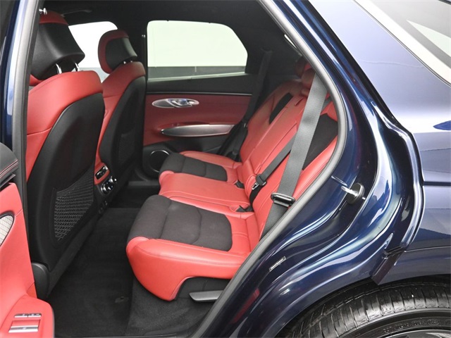 2025 GENESIS GV70 - Image 22