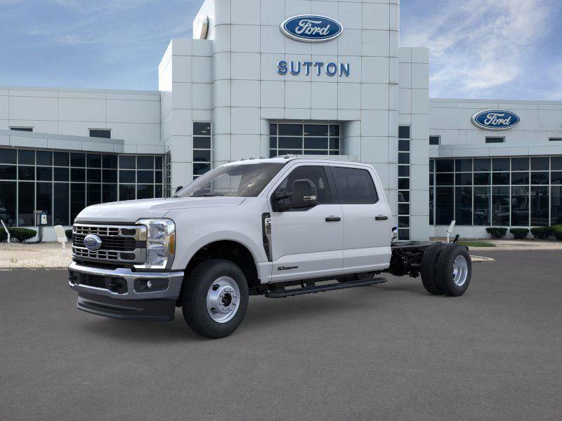2025 Ford F-350 Super Duty Chassis Cab XL's photo