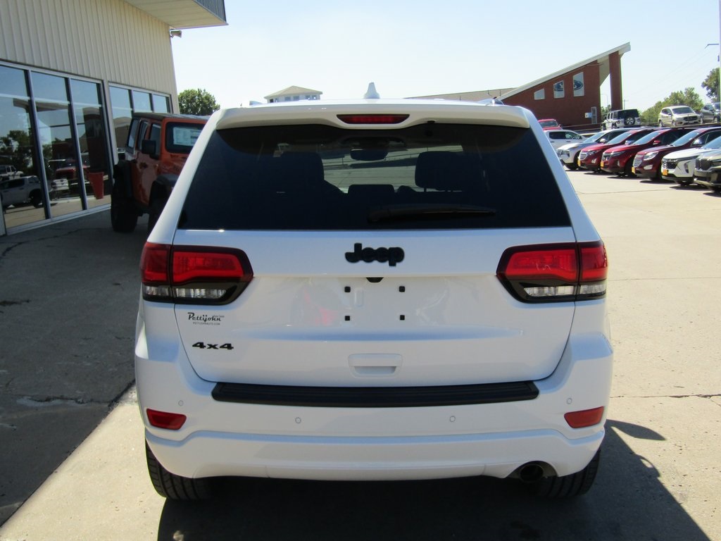 2020 Jeep Grand Cherokee Altitude photo 3