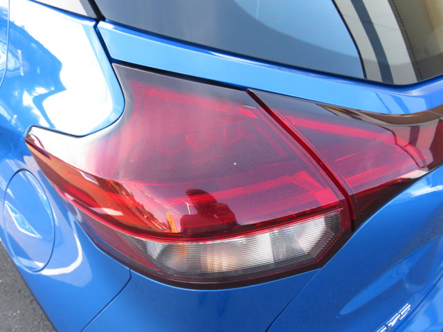 2023 Nissan Kicks SR photo 31