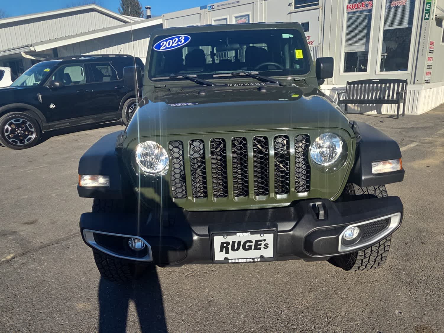 2023 Jeep Gladiator Sport S photo 2