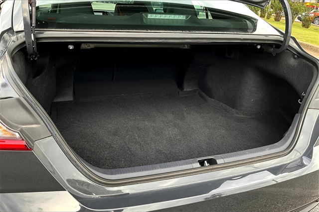 2025 Toyota Camry SE photo 31