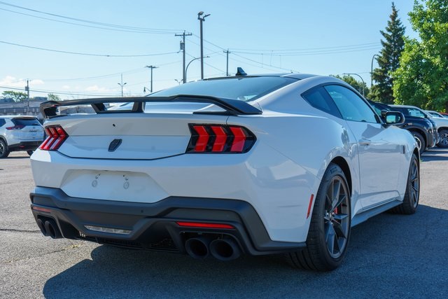 2025 Ford Mustang Dark Horse photo 3