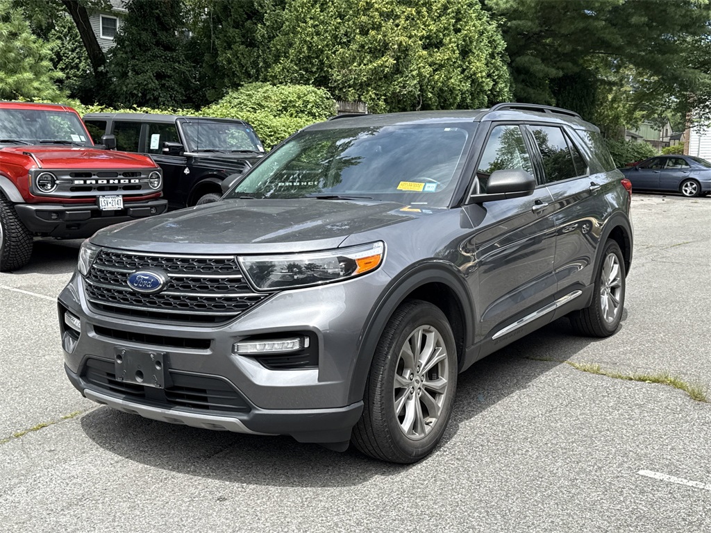 2022 Ford Explorer XLT photo 2