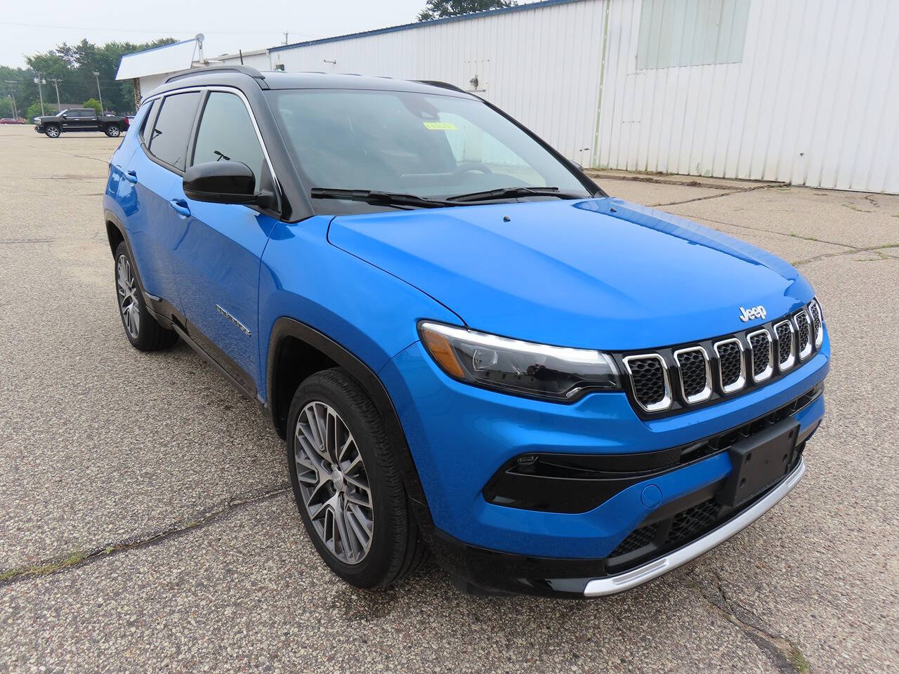 2024 Jeep Compass Limited photo 2