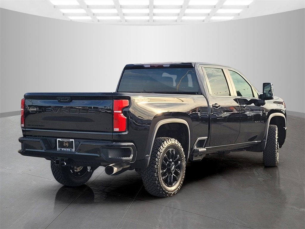 2025 Chevrolet Silverado 2500HD LT photo 4