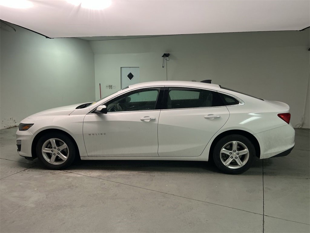 2022 Chevrolet Malibu LS photo 5