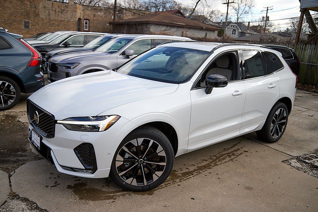 2026 VOLVO XC60 - Image 2
