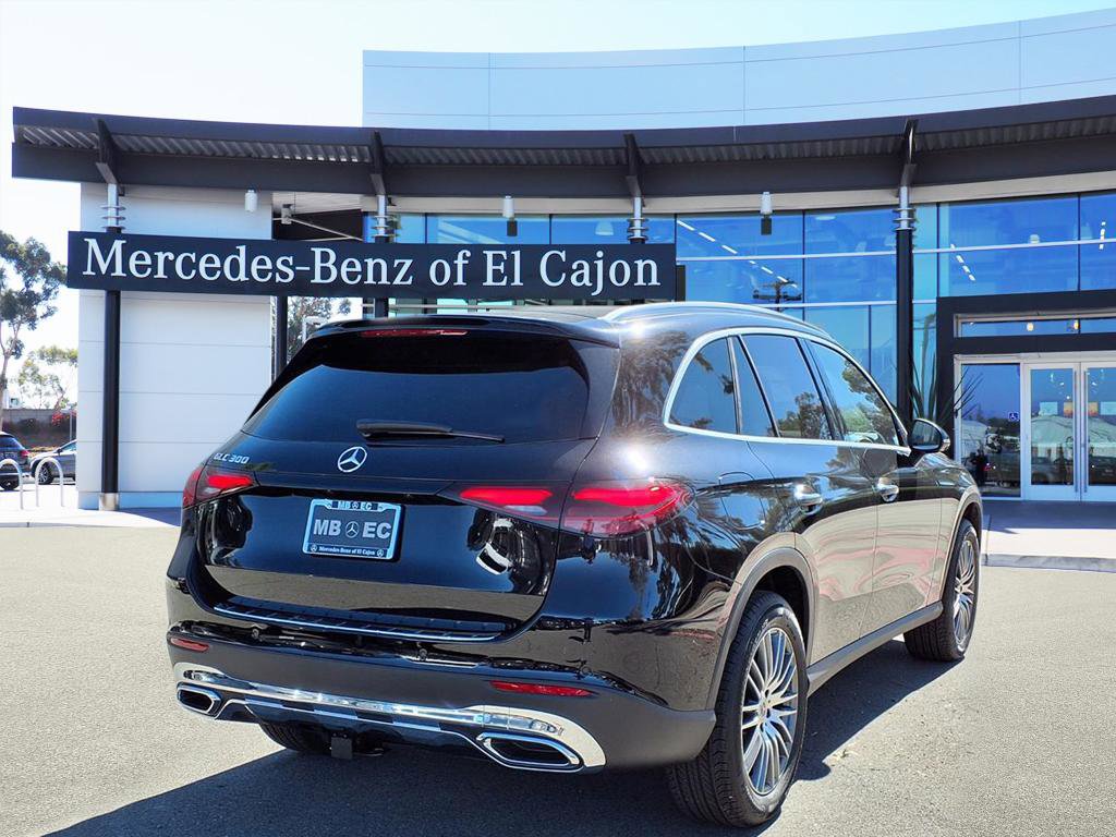 2026 Mercedes Benz GLC 300 photo 3