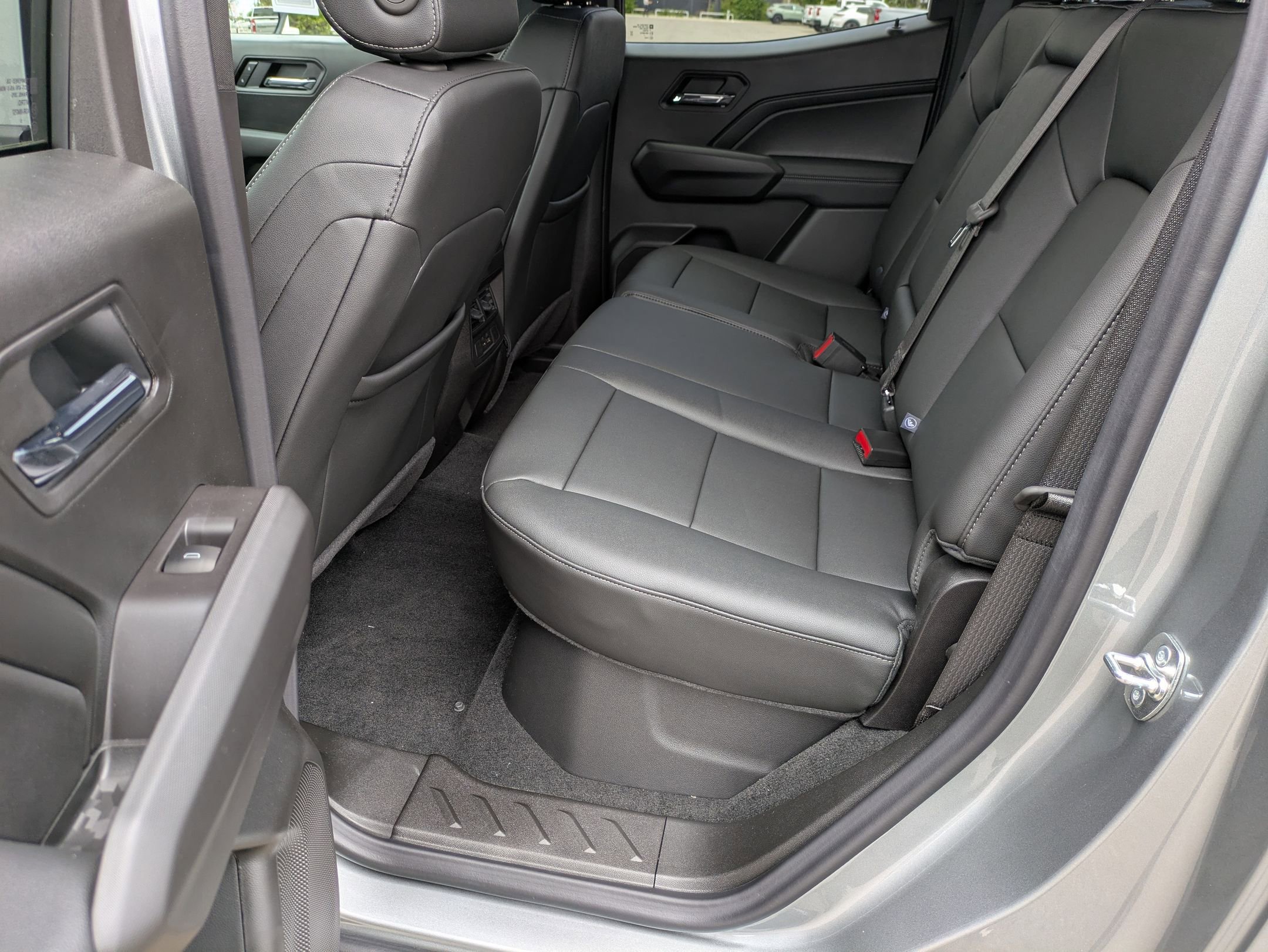 2025 Chevrolet Colorado Work Truck LT photo 13