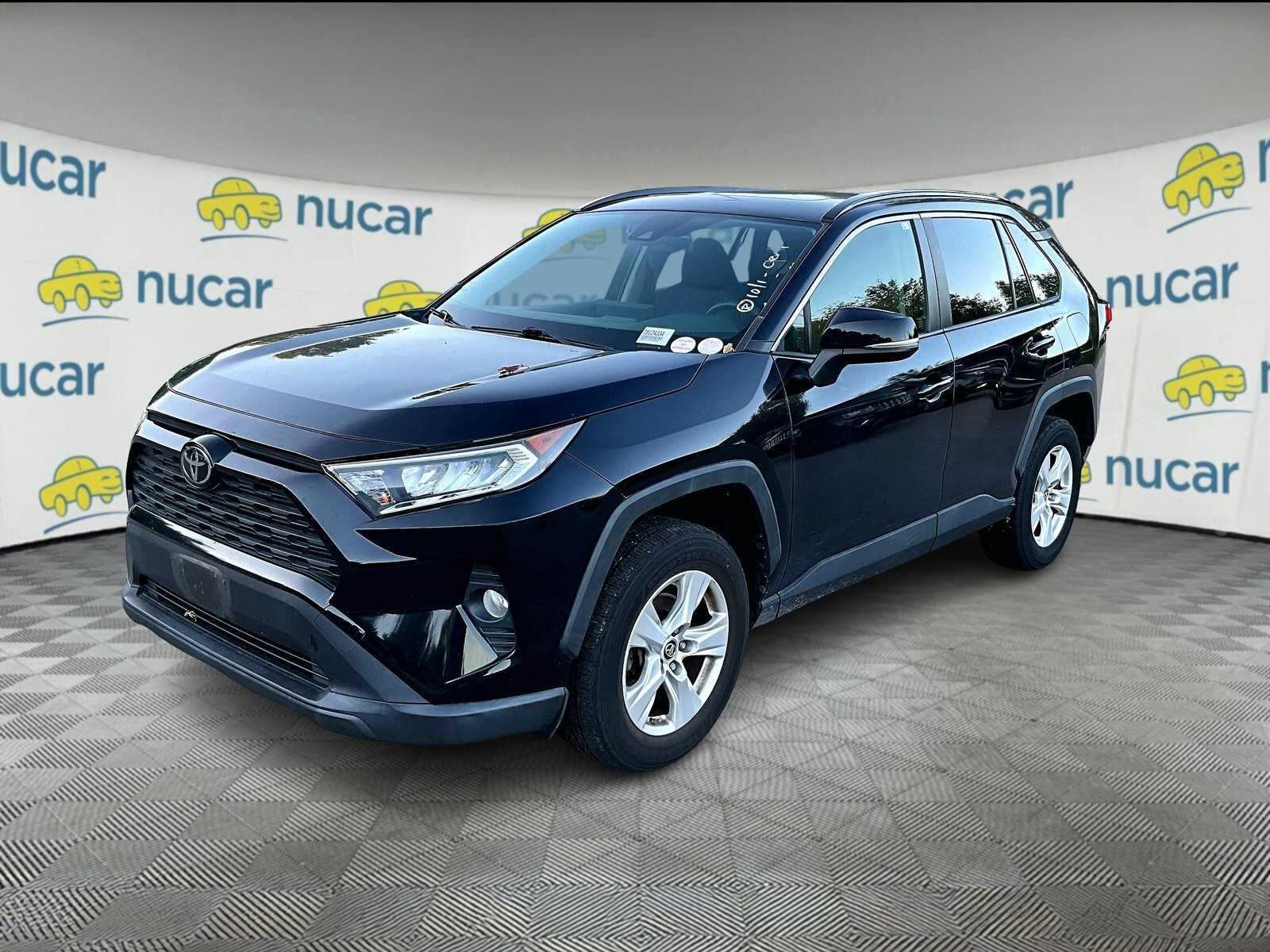 2019 Toyota RAV4 XLE Premium photo 2