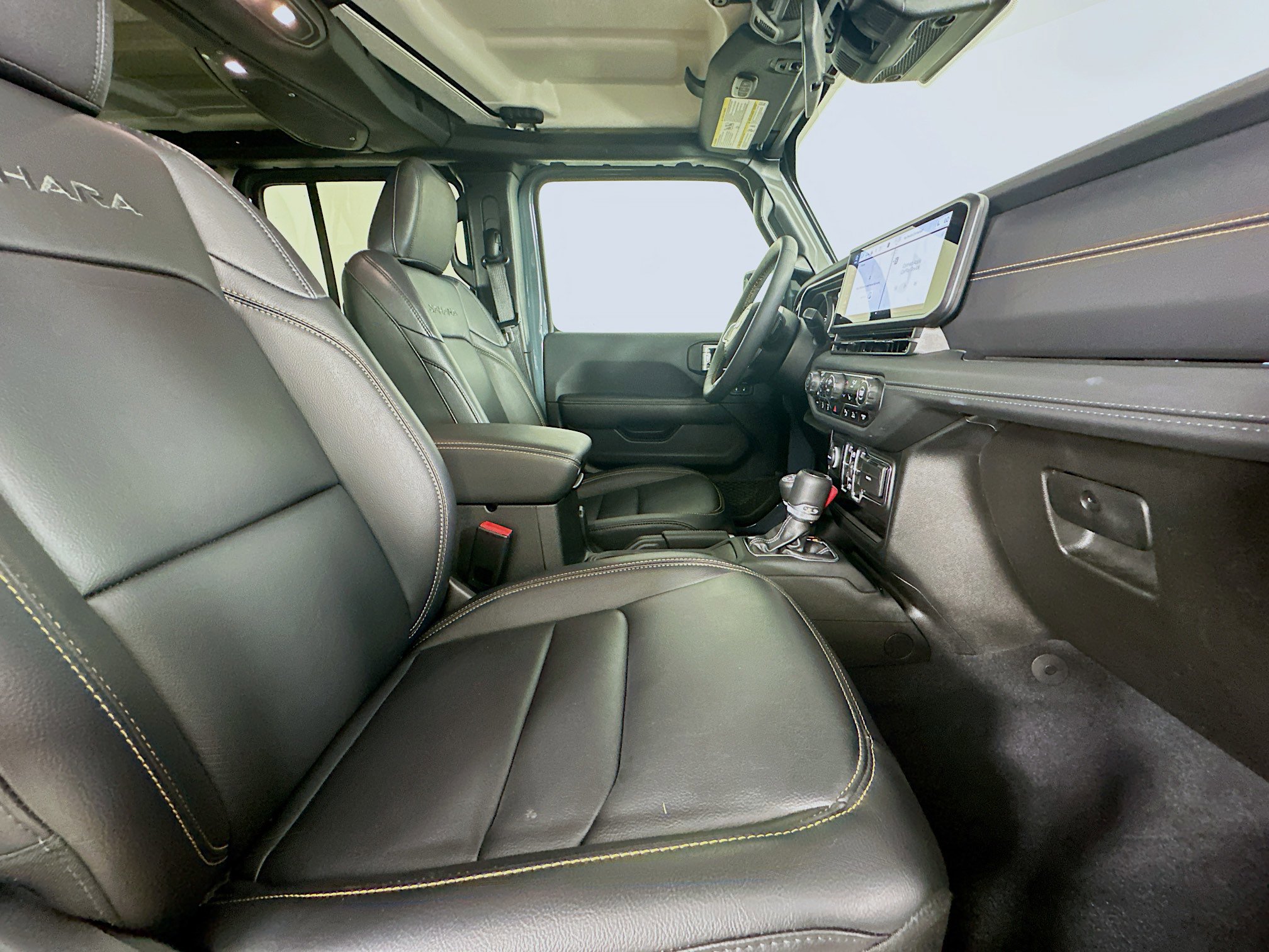 2024 Jeep Wrangler Sahara photo 39