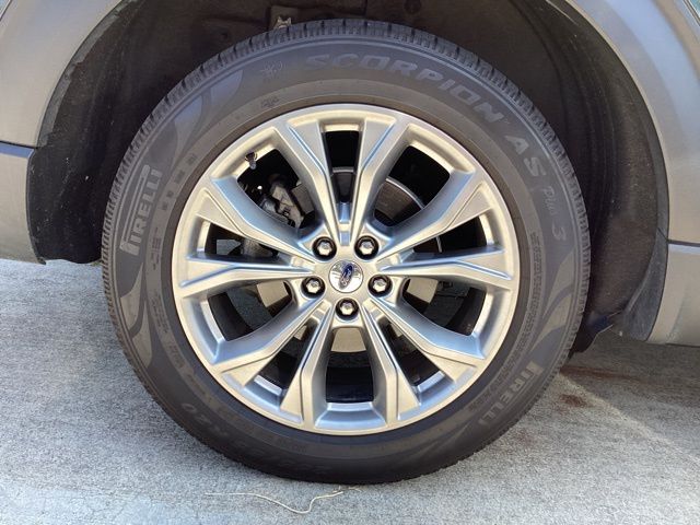 2022 Ford Explorer Limited photo 8