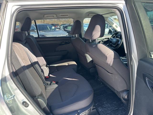 2024 Toyota Highlander LE photo 16