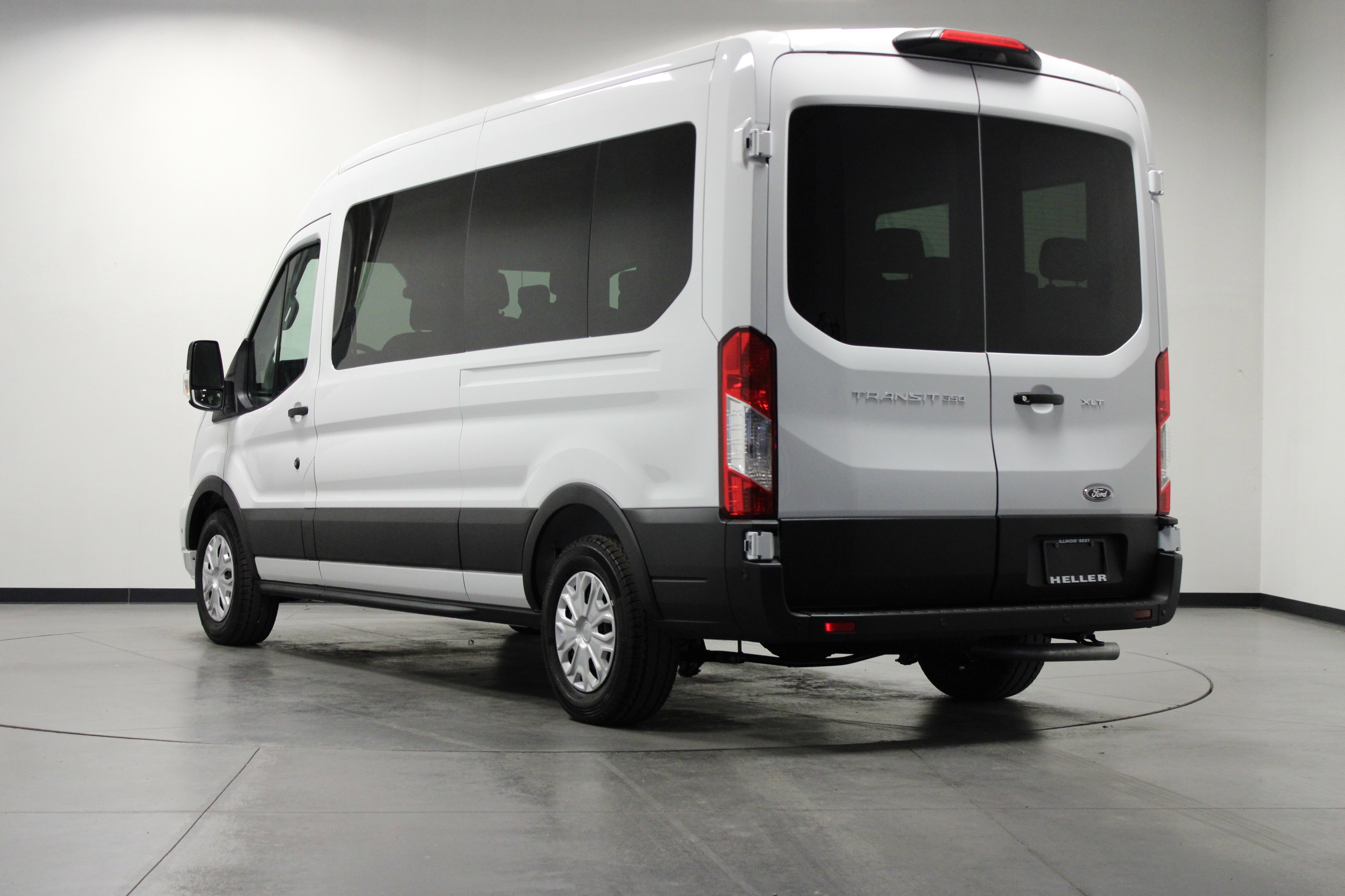 2025 Ford Transit Passenger XLT photo 5