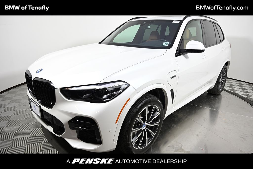 2023 BMW X5 45e's photo
