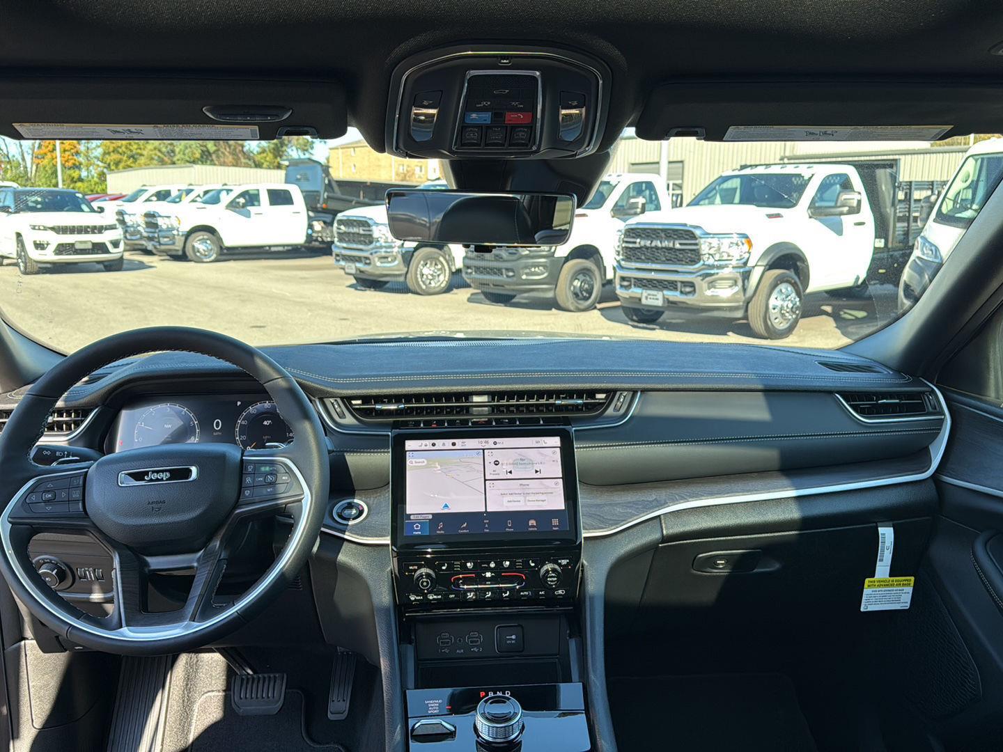 2025 Jeep Grand Cherokee Limited photo 2